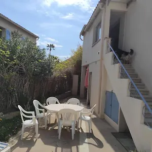  Appartement Joli Avec Cour Prive A 5 Minutes A Pied De La